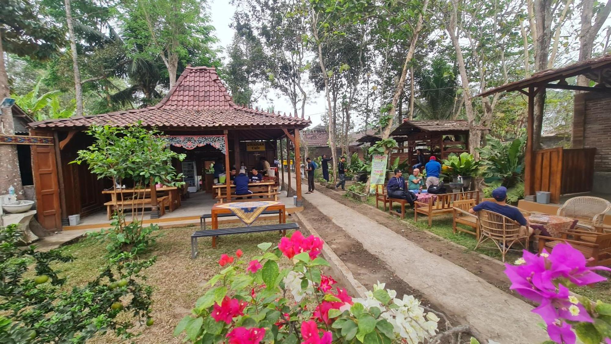 Anugrah Borobudur Magelang Zewnętrze zdjęcie